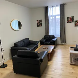 Modern Third Floor Appartement